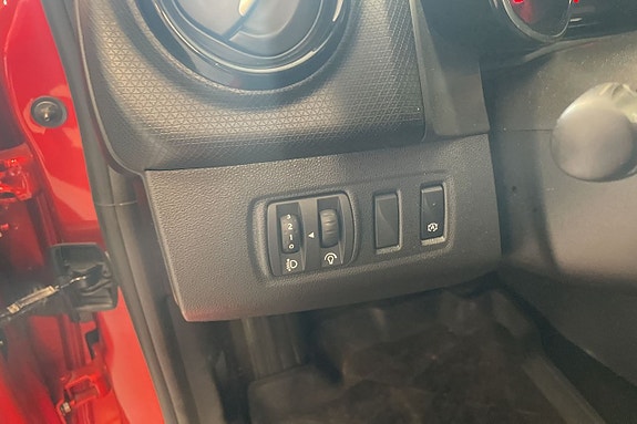 Renault Clio 13 of 16