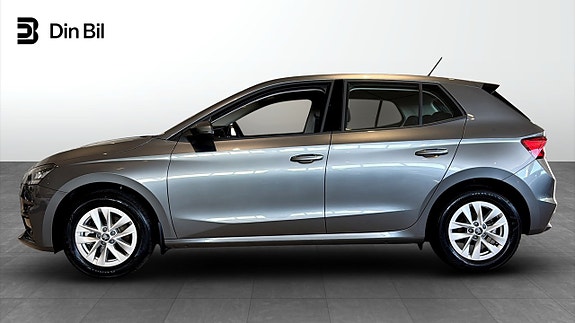 Skoda Fabia 2 of 13