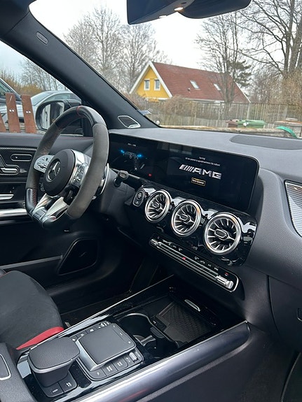 Mercedes-Benz GLA45 6 of 6