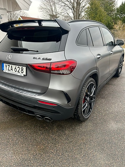Mercedes-Benz GLA45 4 of 5