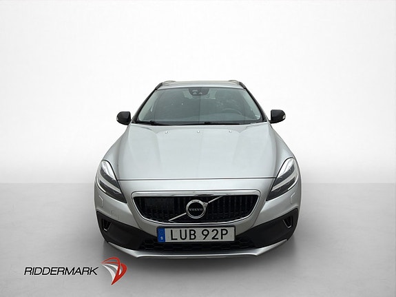 Volvo V40 Cross Country 2 of 5