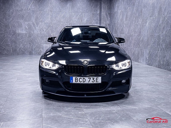 BMW 330d 2 of 5