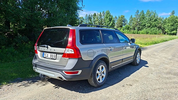 Volvo XC70 2 of 5