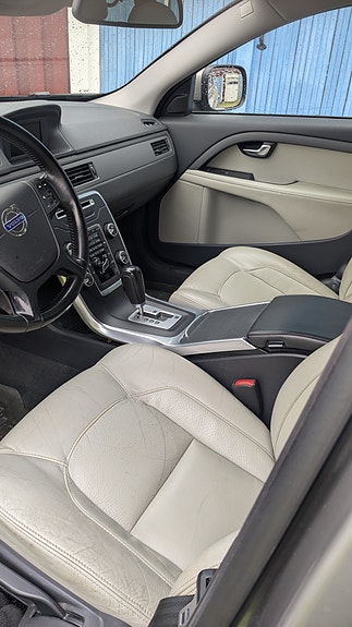 Volvo XC70 3 of 5
