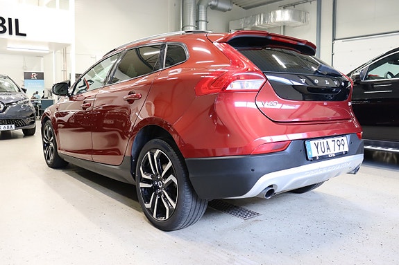 Volvo V40 Cross Country 4 of 5