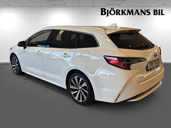 Toyota Corolla 6 of 14