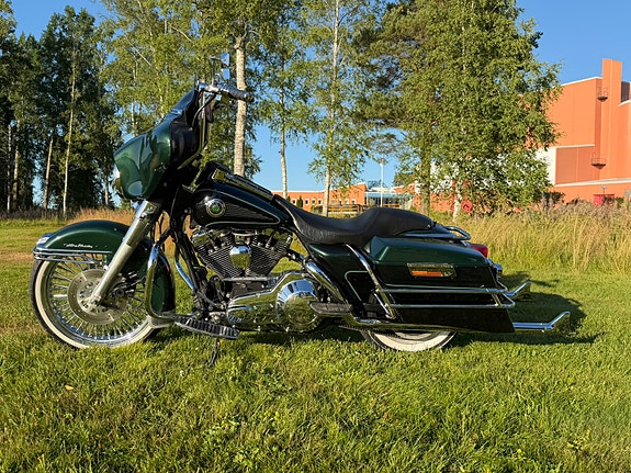 Harley-Davidson Electra ultra classic 2 of 7