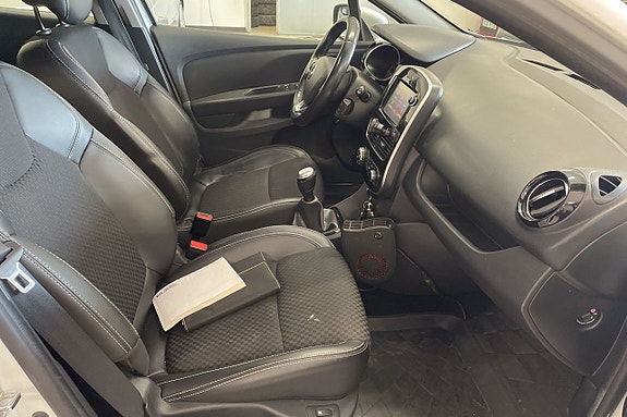 Renault Clio 16 of 18