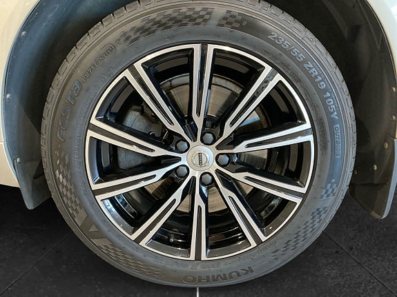 Volvo XC60 9 of 14