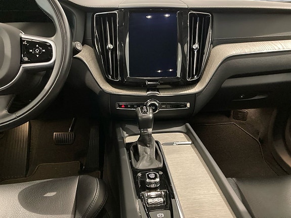 Volvo XC60 12 of 14