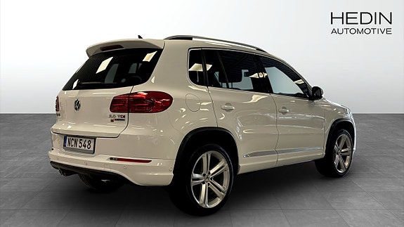 Volkswagen Tiguan 2 of 5
