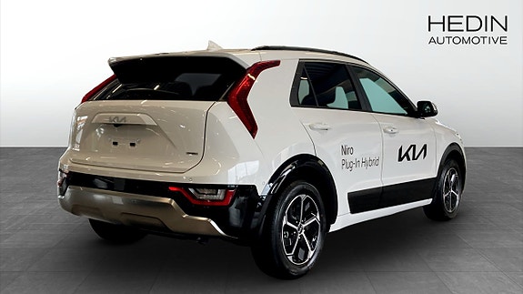 Kia Niro 2 of 9