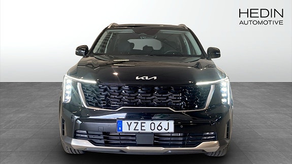 Kia Sorento 8 of 12