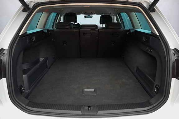 Volkswagen Passat Alltrack 22 of 25