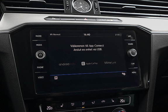 Volkswagen Passat Alltrack 19 of 25