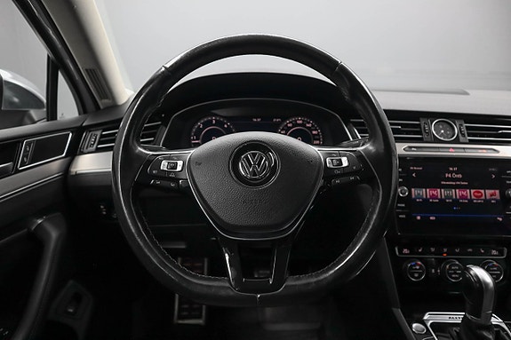 Volkswagen Passat Alltrack 16 of 25