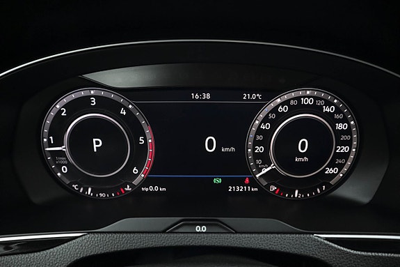 Volkswagen Passat Alltrack 14 of 25