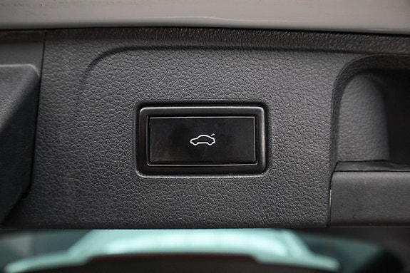 Volkswagen Passat Alltrack 24 of 25