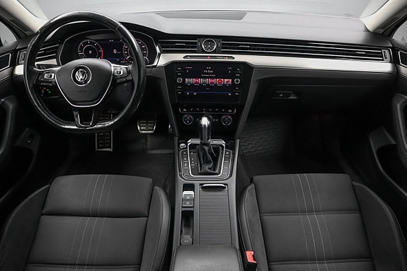Volkswagen Passat Alltrack 2 of 25