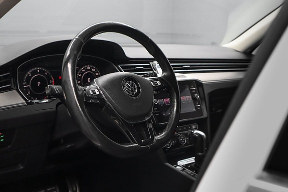 Volkswagen Passat Alltrack 12 of 25