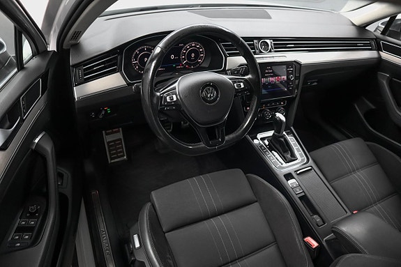 Volkswagen Passat Alltrack 8 of 25