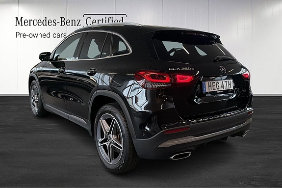 Mercedes-Benz GLA250 e 4 of 5