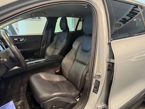 Volvo V60 Cross Country 9 of 21
