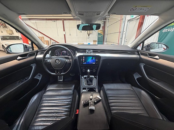 Volkswagen Passat Alltrack 12 of 18