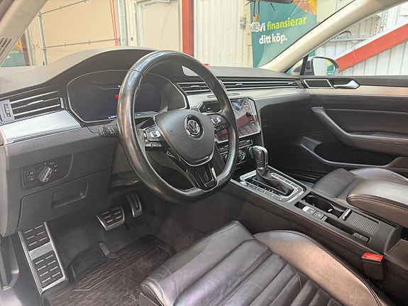 Volkswagen Passat Alltrack 10 of 18