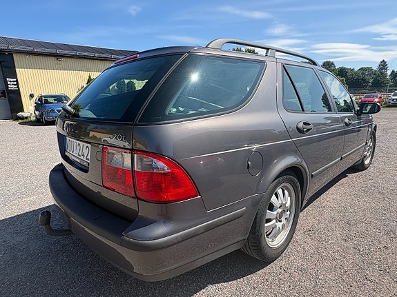 Saab 9-5 3 of 5