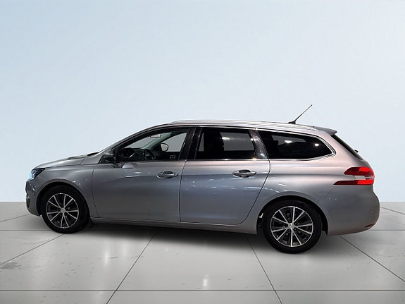 Peugeot 308 SW 4 of 5