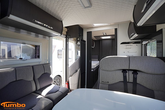 CI MAGIS 82 XT 4 of 5