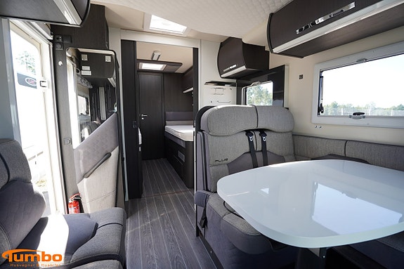CI MAGIS 82 XT 5 of 5