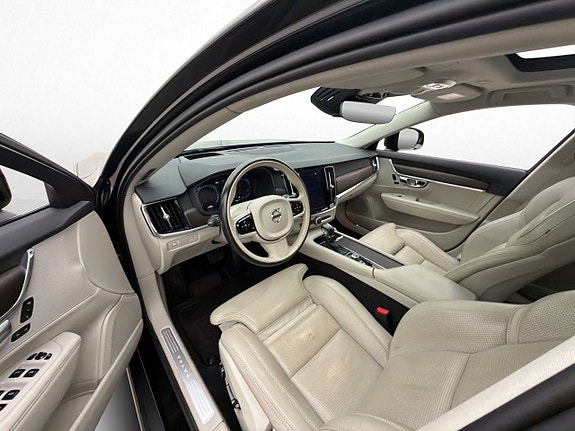 Volvo V90 Cross Country 12 of 30