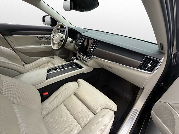 Volvo V90 Cross Country 10 of 30