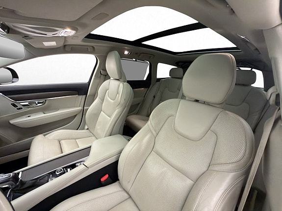 Volvo V90 Cross Country 13 of 30