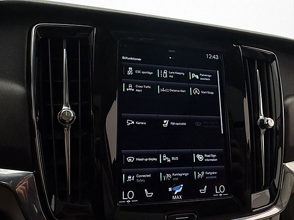 Volvo V90 Cross Country 26 of 30