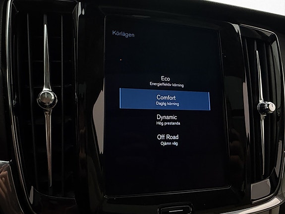 Volvo V90 Cross Country 24 of 30