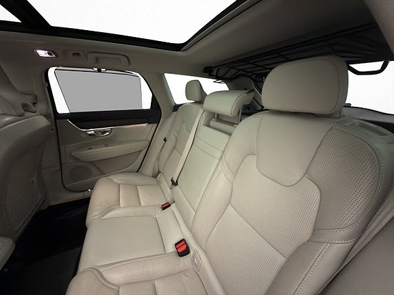 Volvo V90 Cross Country 19 of 30