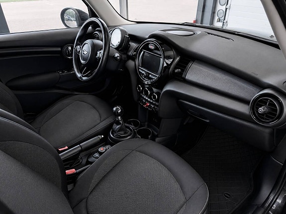 MINI Cooper 6 of 6