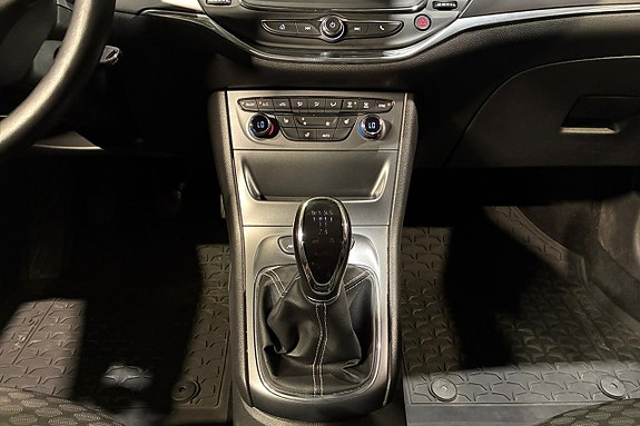 Opel Astra 12 of 17