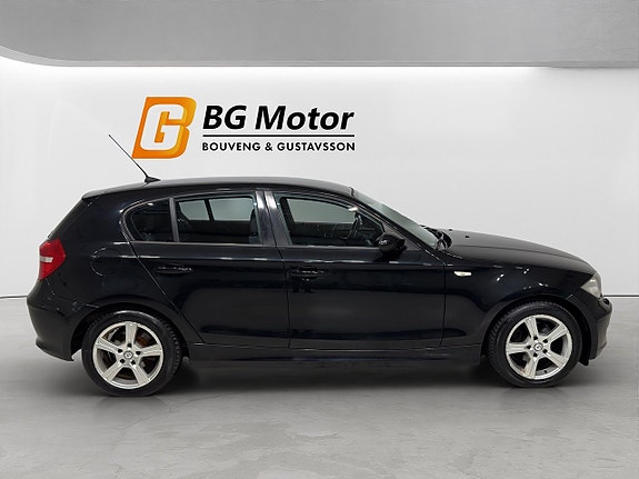 BMW 116i 3 of 17