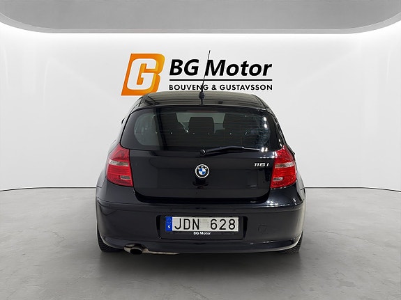 BMW 116i 5 of 17