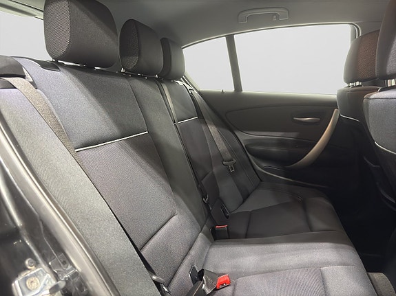 BMW 116i 10 of 17
