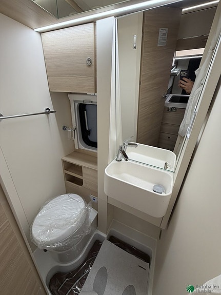 Eura Mobil VAN 635 EB 13 of 17