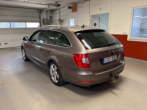 Skoda Superb 4 of 5