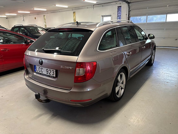 Skoda Superb 3 of 5