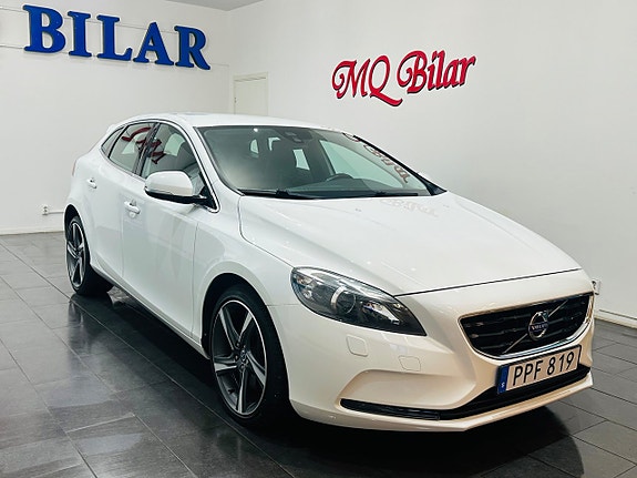 Volvo V40 2 of 20