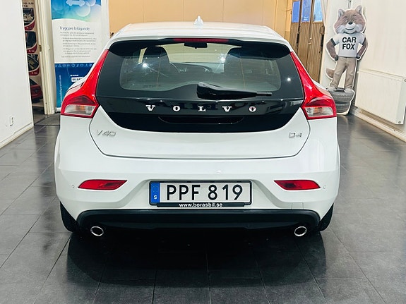 Volvo V40 9 of 20