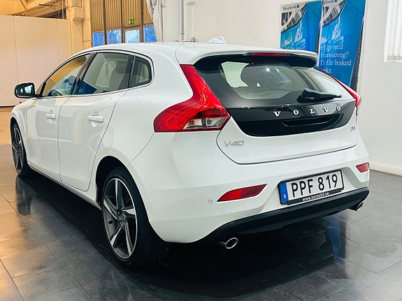 Volvo V40 7 of 20